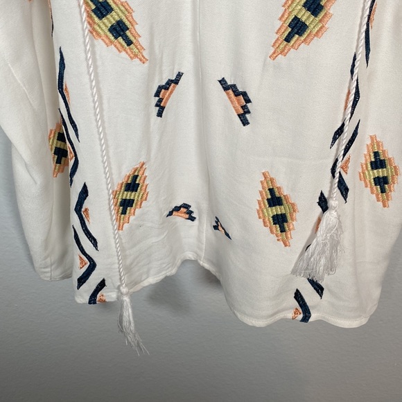 Velzera Aztec inspired embroidered split neck tassel tie top size medium - Picture 6 of 8